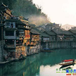 【長(zhǎng)沙往返路線(xiàn)1】張家界、鳳凰古城、天子山、黃龍洞三晚四日游