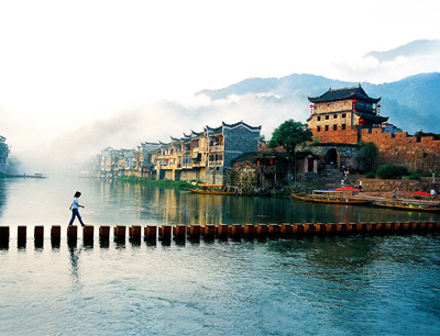 長沙往返A(chǔ)9線：鳳凰古城、德夯苗寨、矮寨吊索橋品質(zhì)純玩兩日游